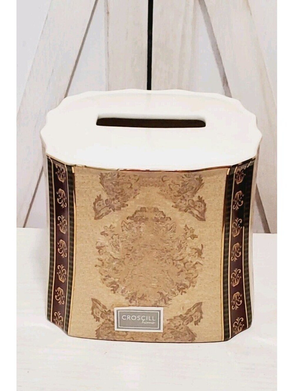 Croscill Townhouse Ceramic Tissue Box Cover Beige Bathroom Decor Vintage Damask